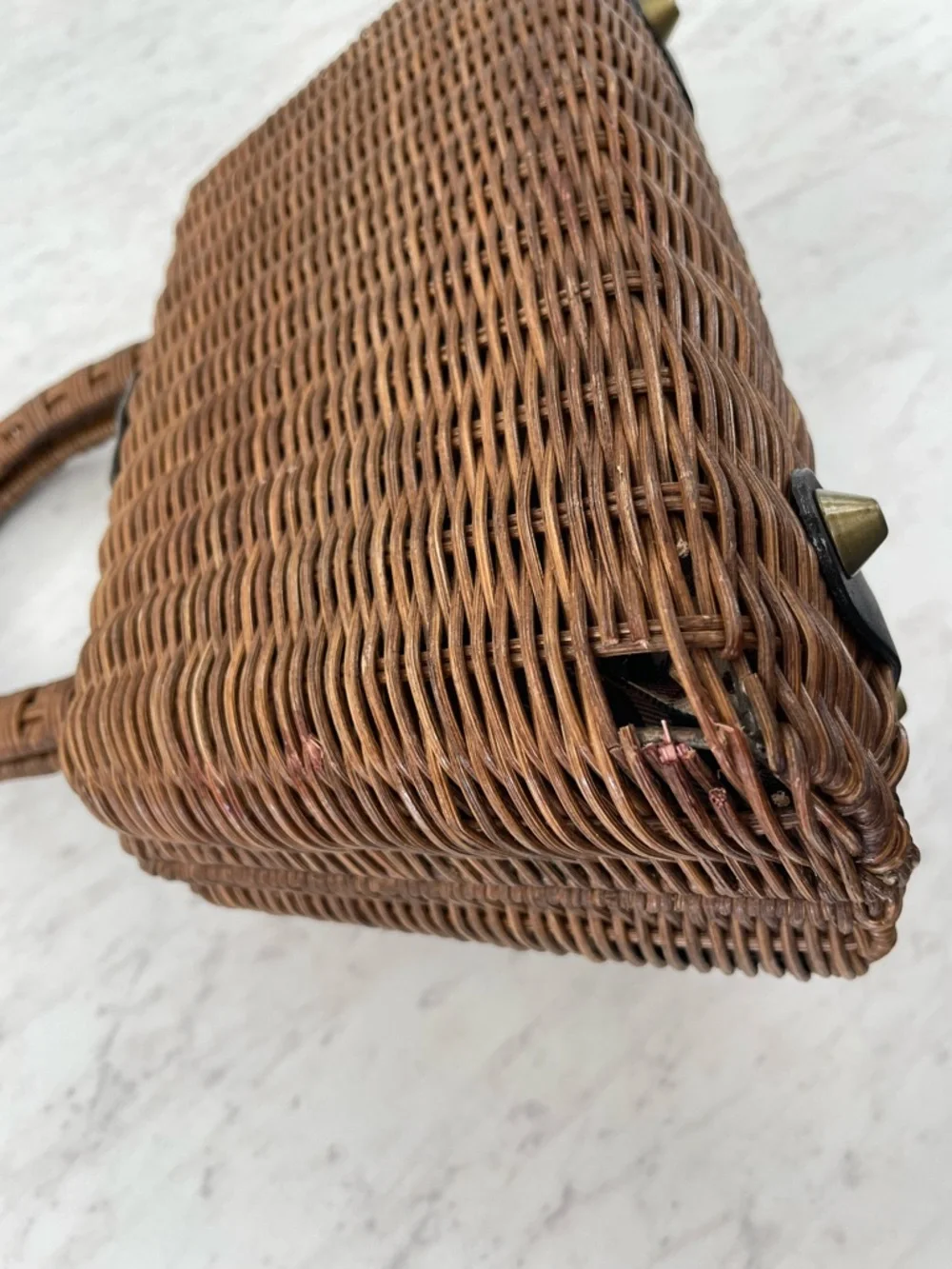 Vintage - Maxx New York Brown Whicker Rattan Purse Brown with Gold Hardware - Picture 5 of 11